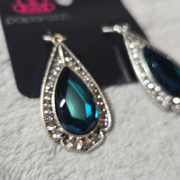 #333 NWT Paparazzi earring silver tone - Picture 3 of 4